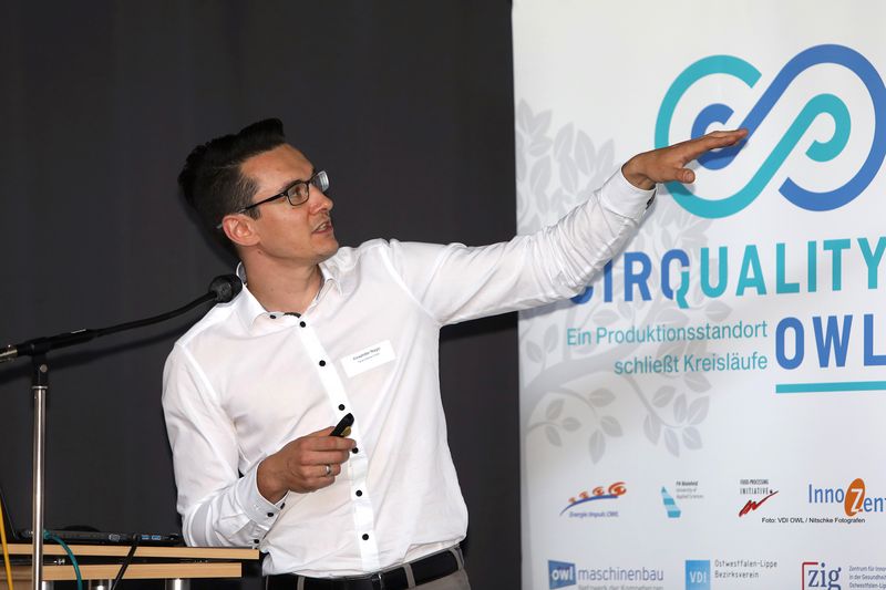 csm_04_Kursa__nderung_OWL_zirkula__r_zukunftsfa__hig_Foto_VDI_OWLNitschke_Fotografen_2022_1__442d1017ef